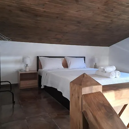 Mad'S Villas Nea Peramos  Room photo