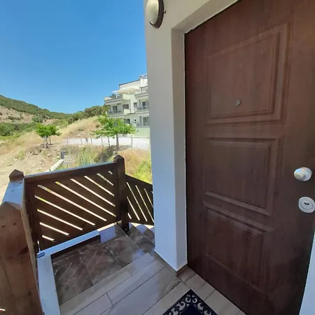 Mad'S Villas Nea Peramos  Room photo